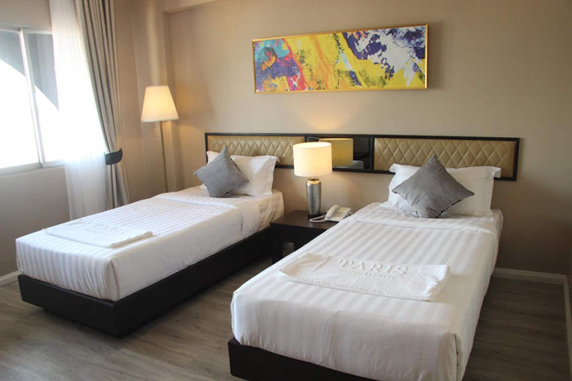 Taris Art Hotel Phrae Exterior photo
