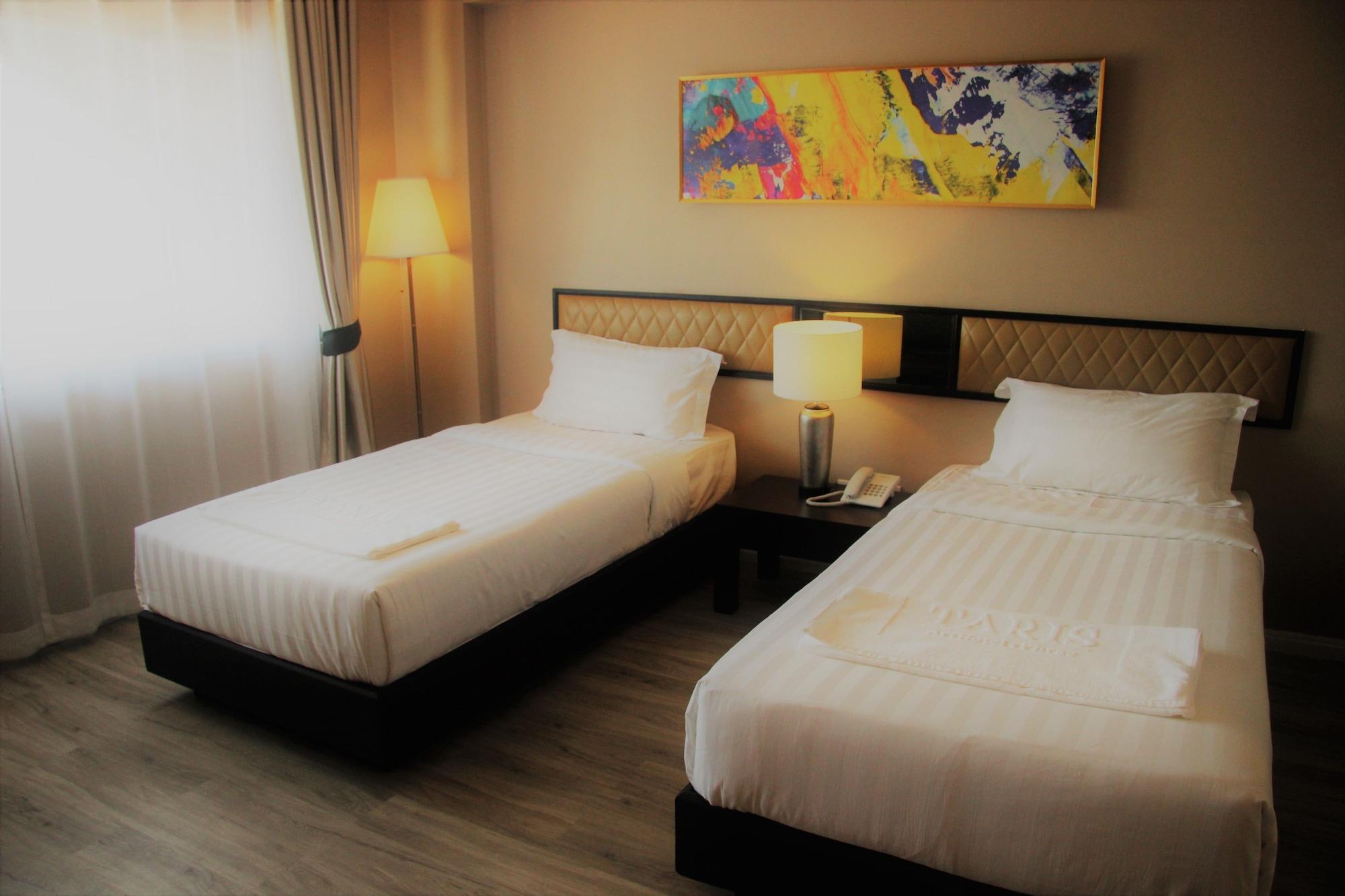 Taris Art Hotel Phrae Exterior photo