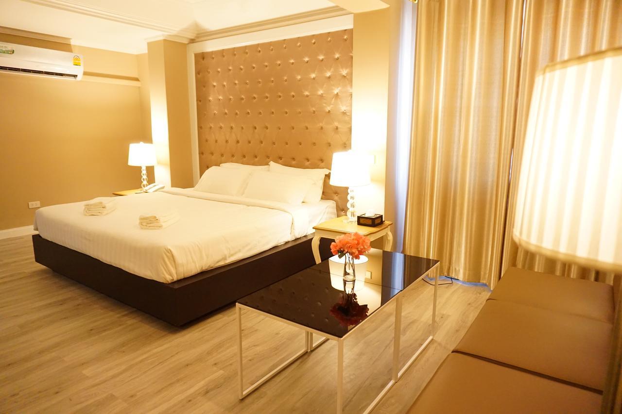 Taris Art Hotel Phrae Exterior photo
